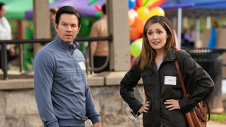 Mark Wahlberg and Rose Byrne build an<i> Instant Family</i> in a comedy more touching than funny